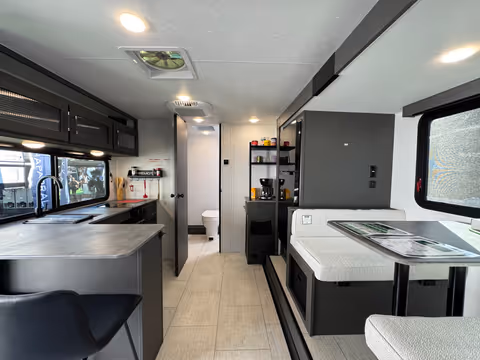 Coachmen Remote 238RRB 2027 - Cuisine