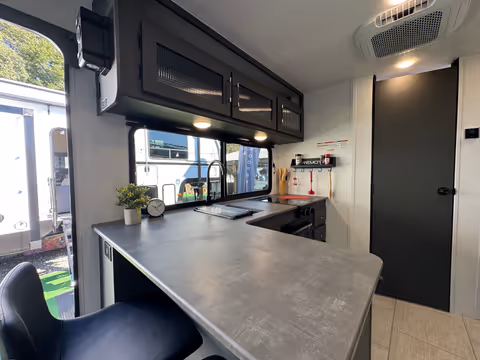 Details de la Coachmen Remote 238RRB 2027