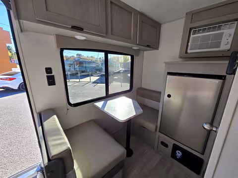 Roulotte Forest River Viking 12RD 2026 - gallery