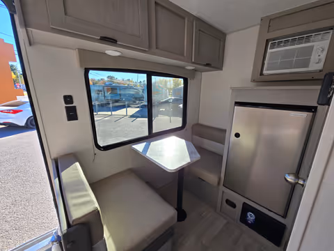 Details de la Forest River Viking 12RD 2026