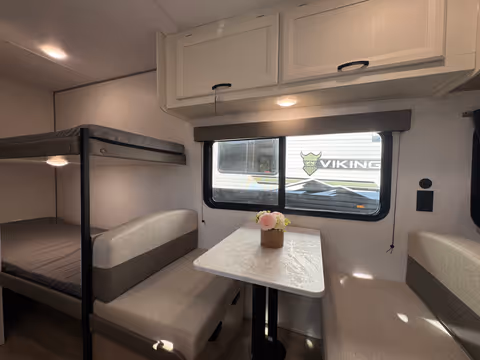 Forest River Viking 17BH 2027 - Lits superposés