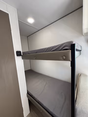 Details de la Forest River Viking 17BH 2027