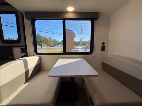 Forest River Viking 17FQ 2026 - Dinette