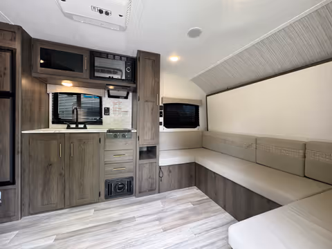 Forest River Viking 182DBU 2022 - Dinette