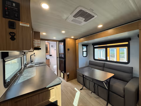 Details de la Keystone Reign 18RB 2027