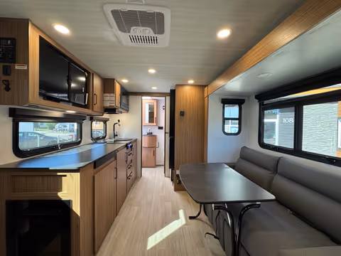 Details de la Keystone Reign 18RB 2027