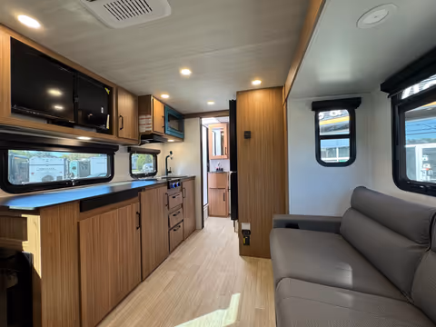 Details de la Keystone Reign 18RB 2027