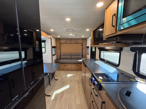Details de la Keystone Reign 18RB 2027