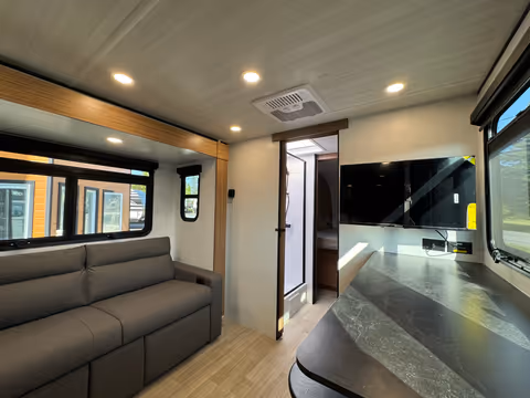 Details de la Keystone Reign 19RK 2027