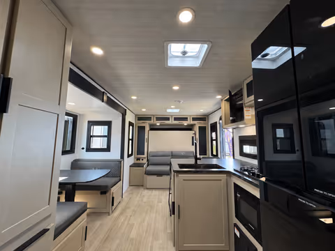 Details de la Keystone Walkabout 221FROST 2027