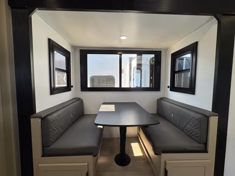 Details de la Keystone Walkabout 221FROST 2027