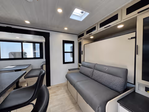Details de la Keystone Walkabout 221FROST 2027