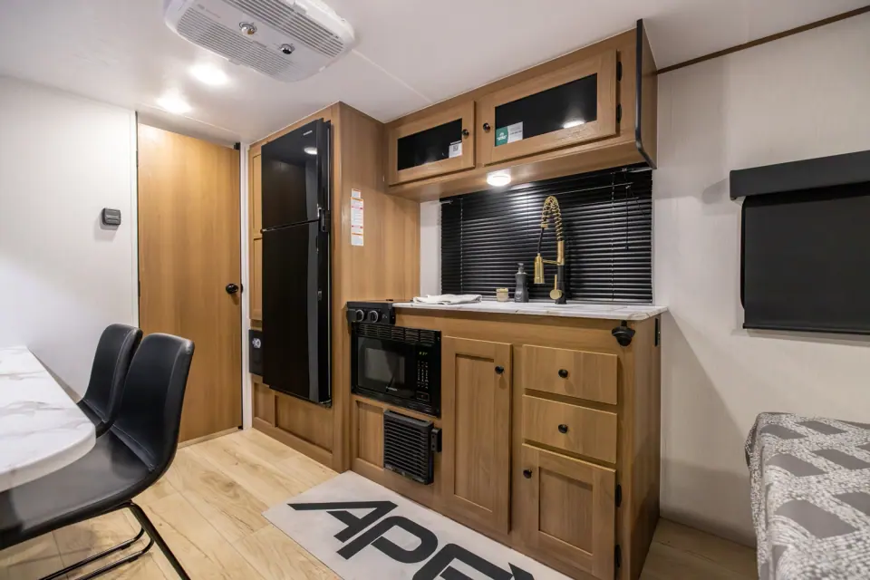 Coachmen Apex Nano 181RB 2026 — Photo officielle (galerie 8)