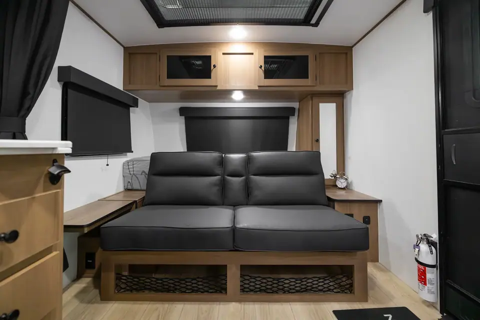 Coachmen Apex Nano 183BH 2026 — vue extérieure (photo 2)