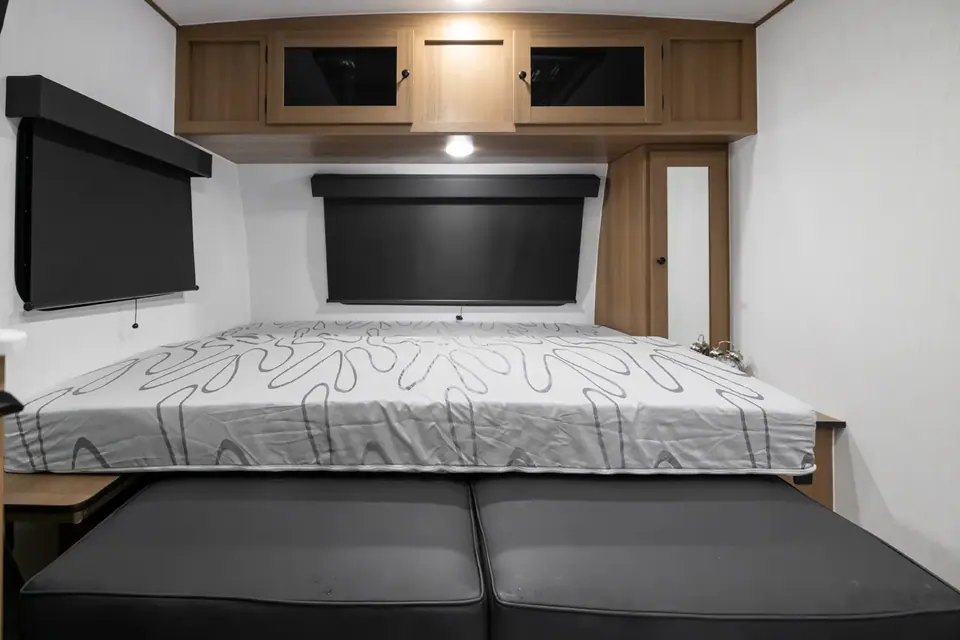 Coachmen Apex Nano 183BH 2026 — vue extérieure (photo 3)