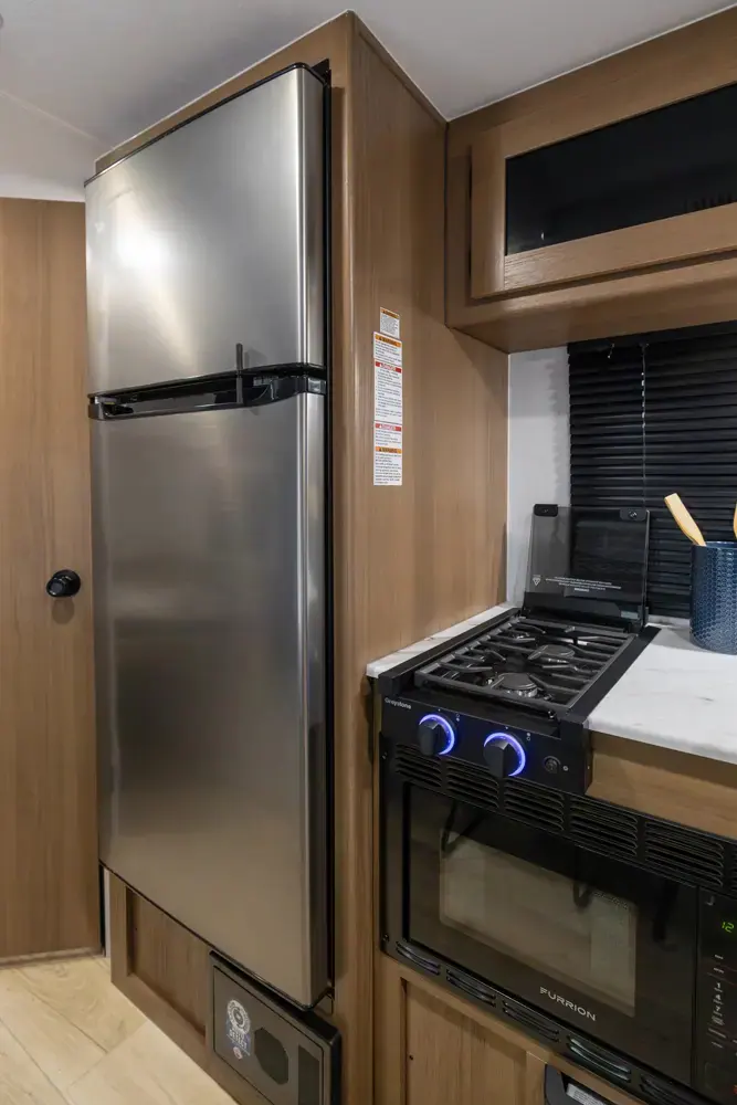 Coachmen Apex Nano 183BH 2026 — vue de vie / circulation (photo 5)