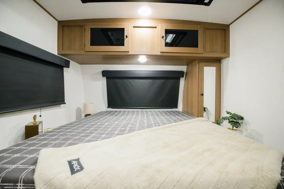 Coachmen Apex Nano 186BH 2026 — détails cuisine (photo 15)