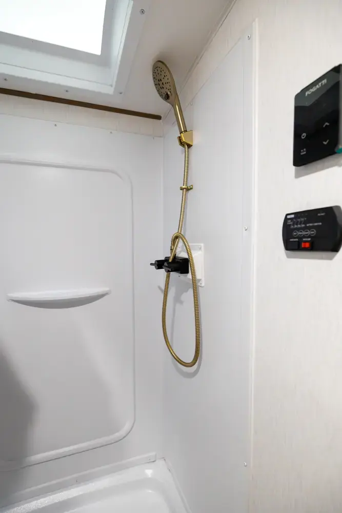 Apex Nano 190RBS 2026 — douche (détails)