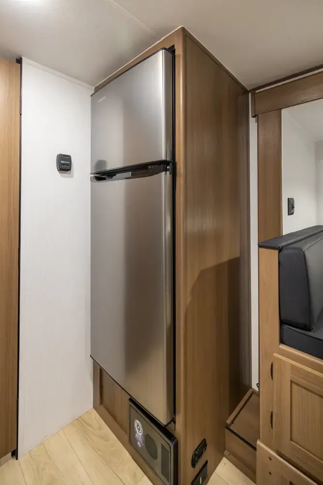 Apex Nano 190RBS 2026 — réfrigérateur 12V 10 pi³