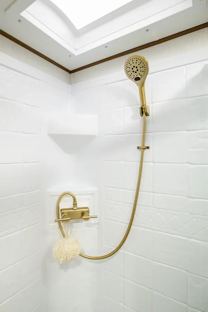 Apex Ultra-Lite 242BARV 2026 - Photo officielle (galerie 14)