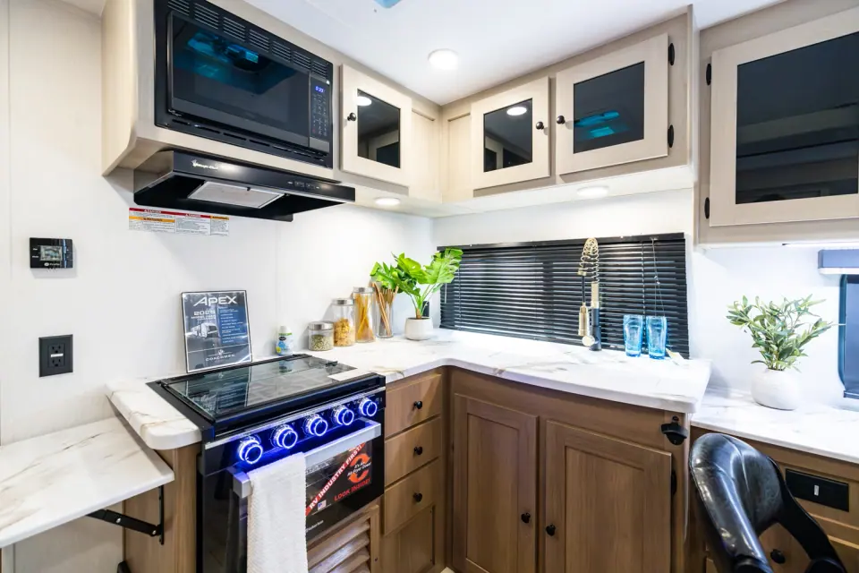 Apex Ultra-Lite 244RBS 2026 - Photo officielle (galerie 3)