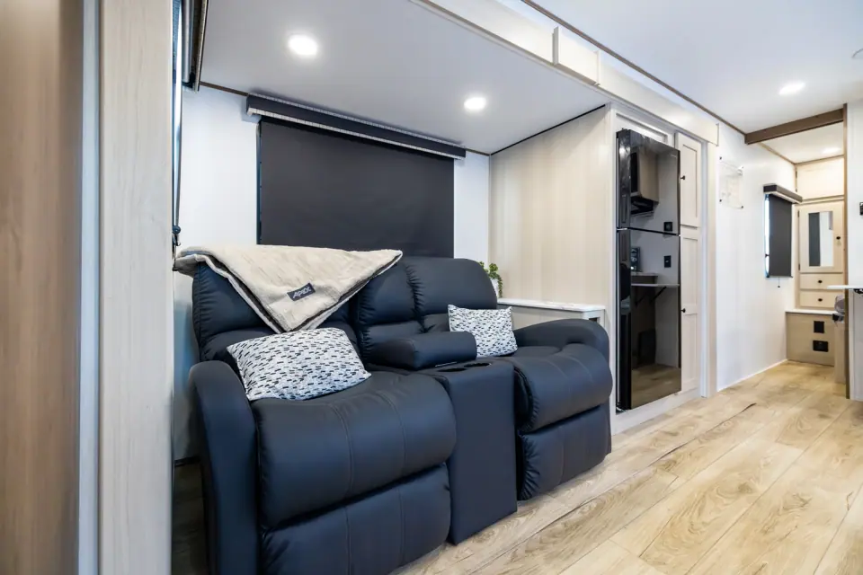 Apex Ultra-Lite 244RBS 2026 - Photo officielle (galerie 2)