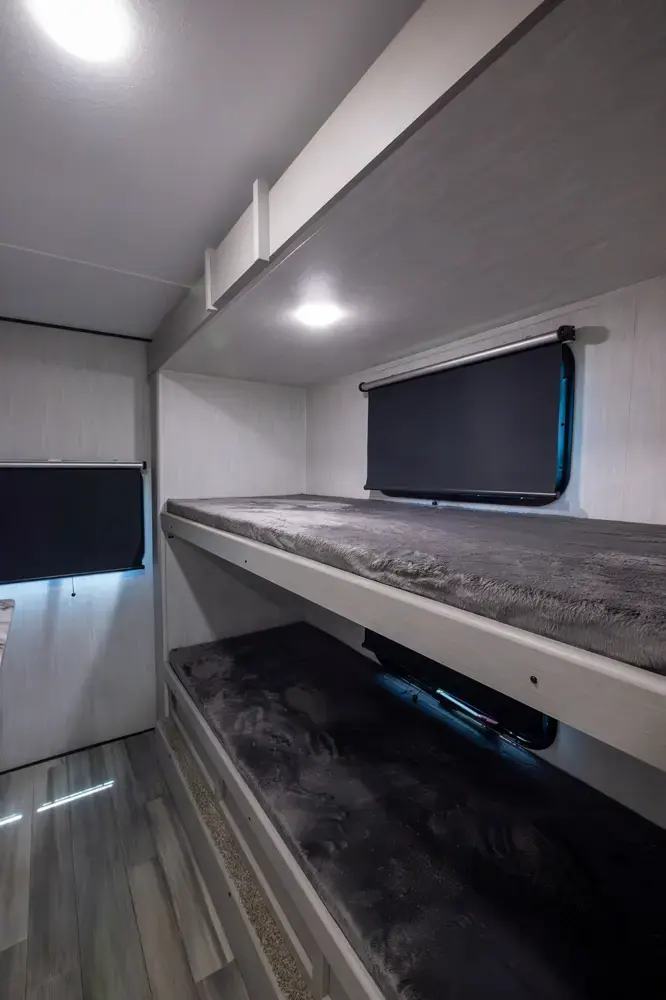 Apex Ultra-Lite 246BARV 2026 - Photo officielle (galerie 16)