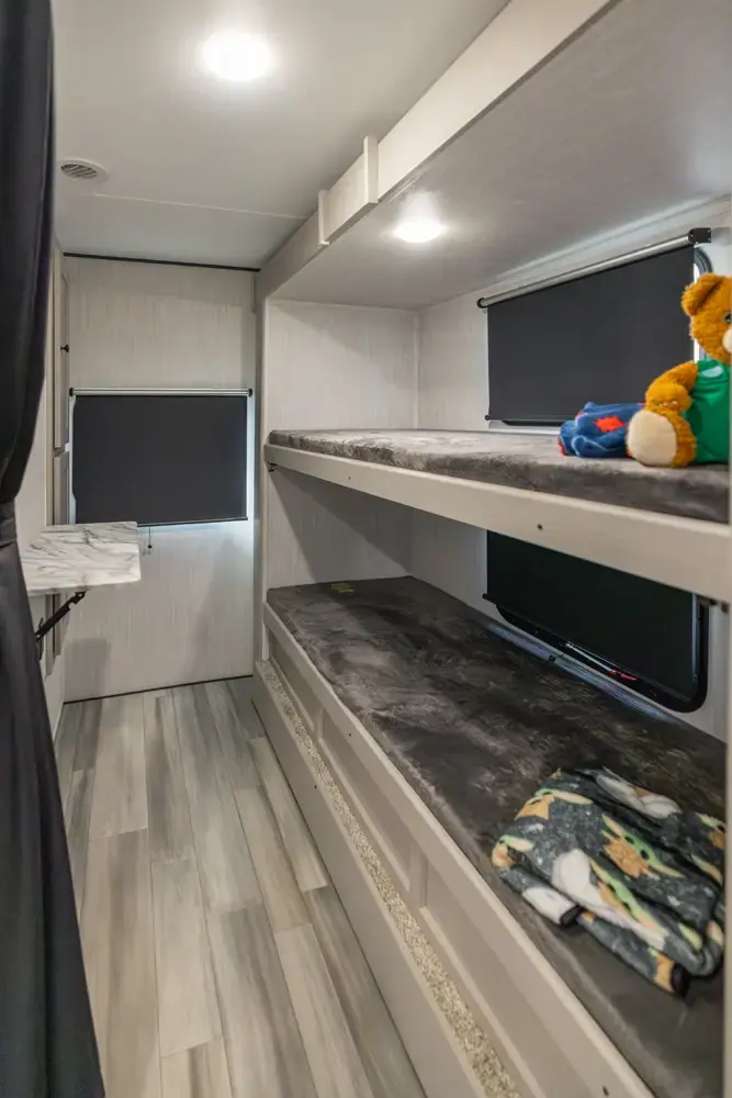 Apex Ultra-Lite 246BARV 2026 - Photo officielle (galerie 7)