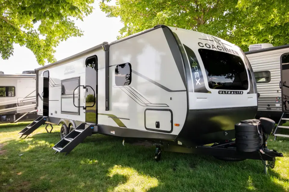 Apex Ultra-Lite 246BARV 2026 - Photo officielle (galerie 22)