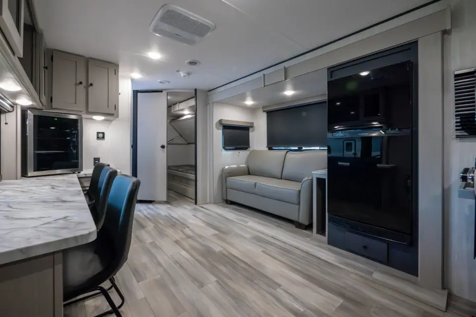 Apex Ultra-Lite 246BARV 2026 - Photo officielle (galerie 21)