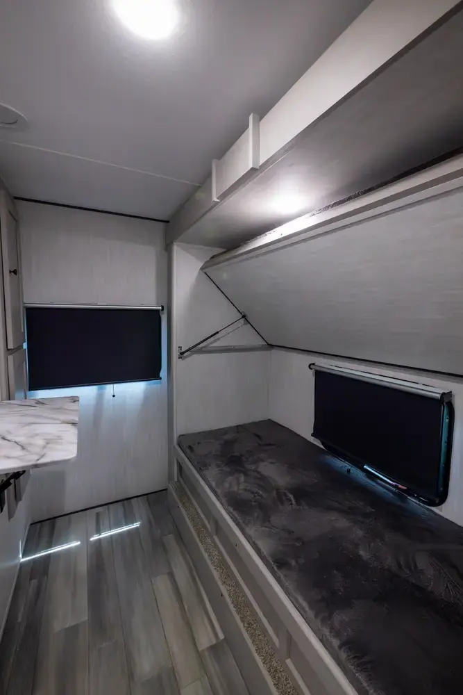 Apex Ultra-Lite 246BARV 2026 - Photo officielle (galerie 17)