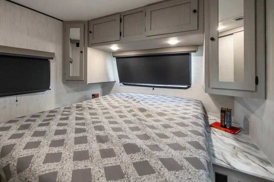 Apex Ultra-Lite 246BARV 2026 - Photo officielle (galerie 11)