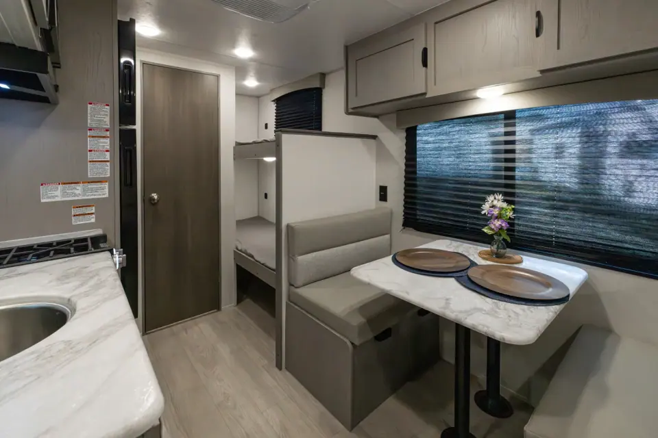 Viking 17BH 2026 - dinette et espace de vie