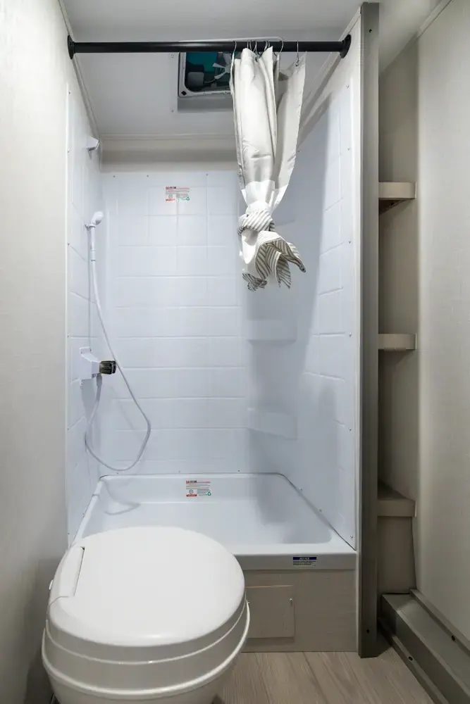 Viking 18DBS 2026 � salle d�eau arri�re