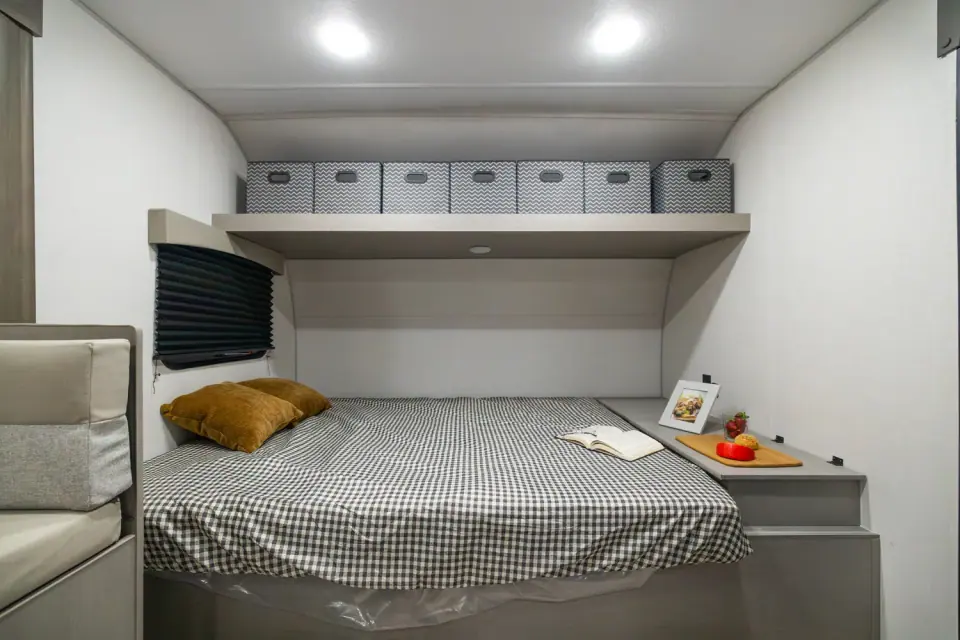 Viking 18DBS 2026 � lit principal et rangement avant