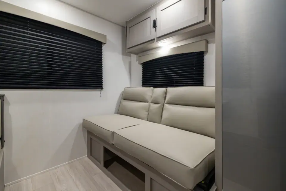 Viking 242MK 2026 � salon avec sofa convertible