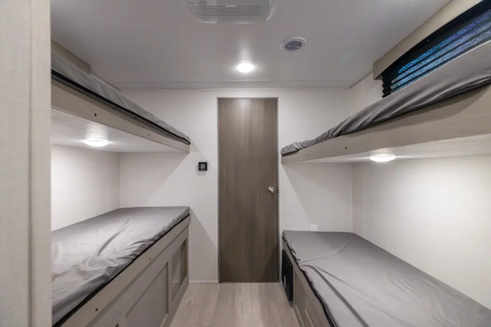 Viking 25QBH 2026 — lits superposés arrière