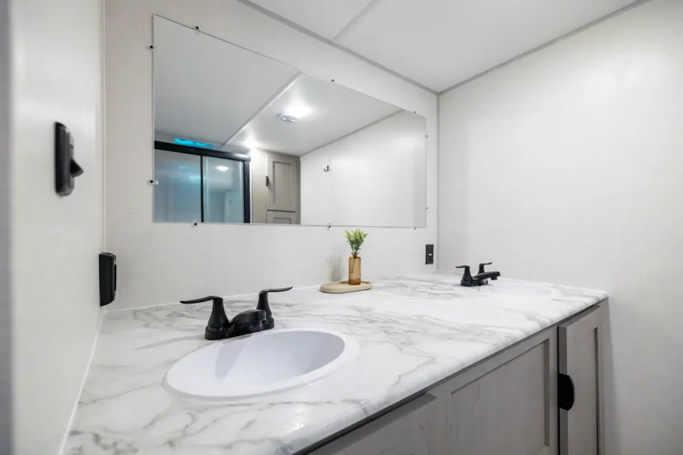 Viking 25RB 2026 — chambre, lit et rangements