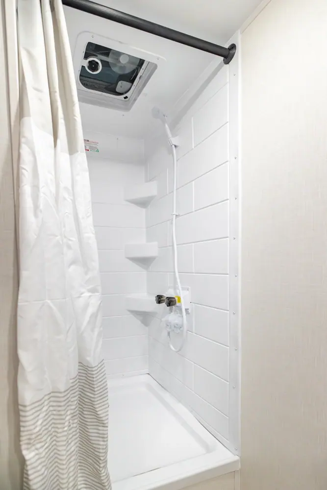 Viking 282DORM 2026 — douche