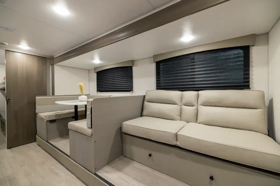 Viking 292TB 2026 — slideout with sofa (FR)