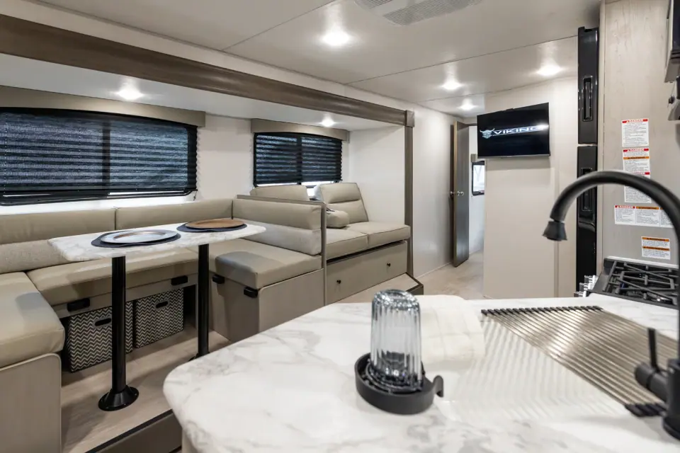 Viking 292TB 2026 — slideout with u-dinette