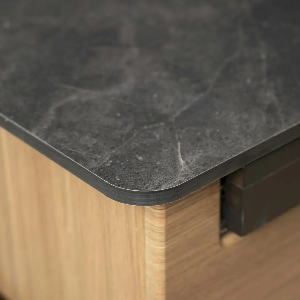 Keystone Reign — détail du comptoir (surface)