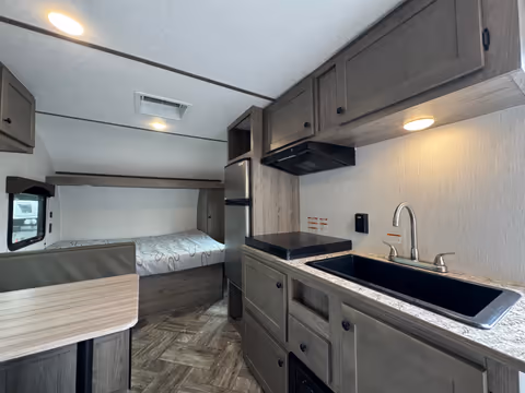 Details de la Sunset Park SunLite 2024