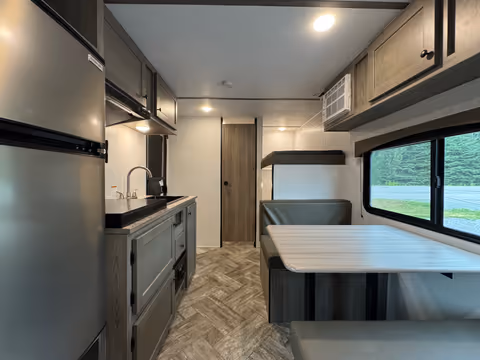 Details de la Sunset Park SunLite 2024
