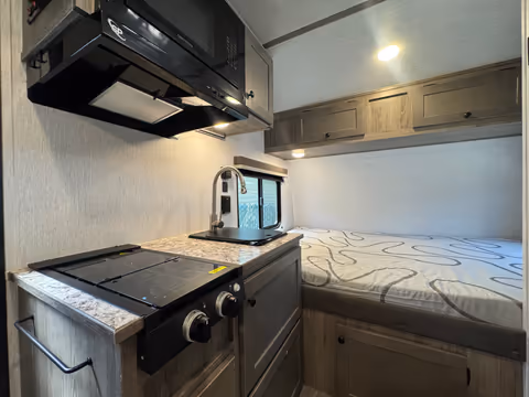Details de la Sunset Park Sunray 2025