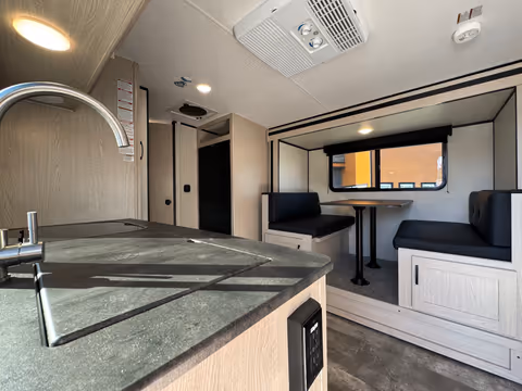 Details de la Coachmen Apex Nano  2023