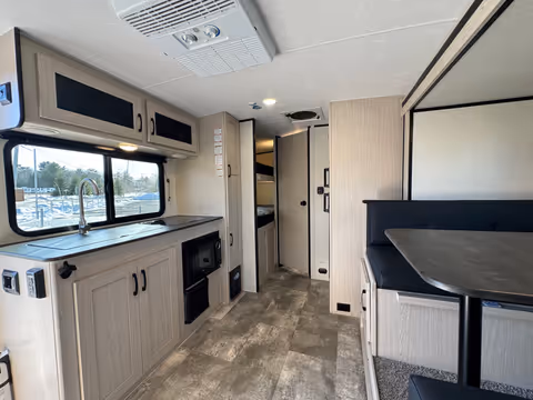 Details de la Coachmen Apex Nano  2023