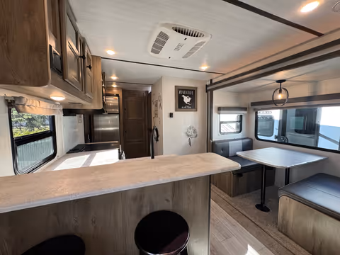 Details de la Forest River Surveyor 2022