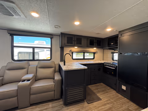 Details de la Coachmen Apex Ultra-Lite 2024
