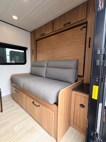 Details de la Keystone Reign 15RB 2027